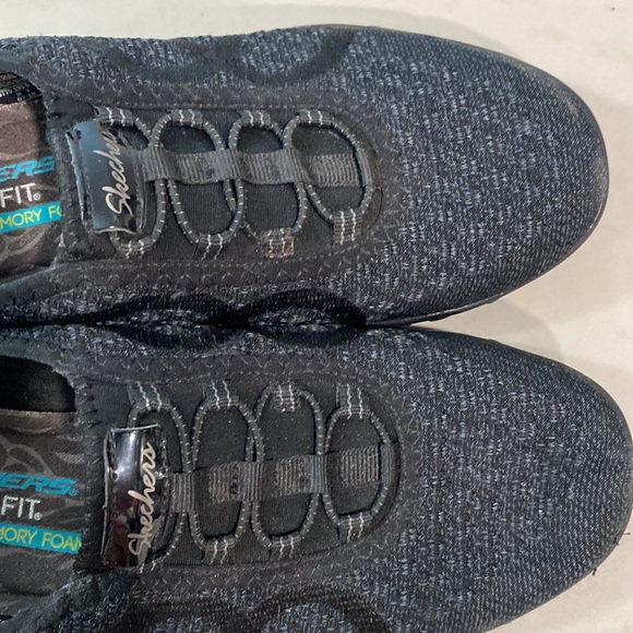 Sketchers Relaxed FIT Air Cooled Memory Form Sneakers - Picture 5 of 6